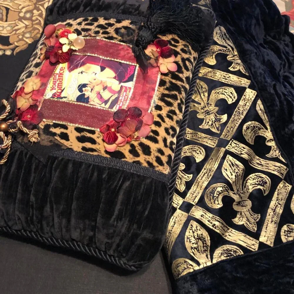 NWT ALEXANDRA'S ACCENTS Accent Pillow DC Romance Comic Strip Black\Leopard 15